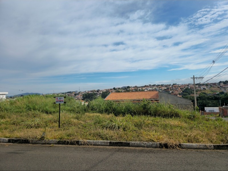 Terreno de esquina Limoeiro II